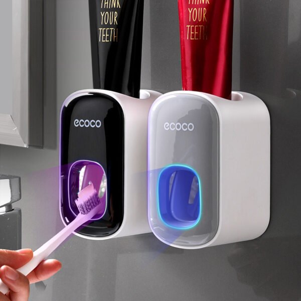 Ensemble d'accessoires de salle de bains avec distributeur automatique de dentifrice à fixation murale