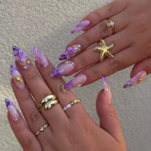 Faux ongles 3D faits main : fleurs, coquillages, étoiles de mer et perles